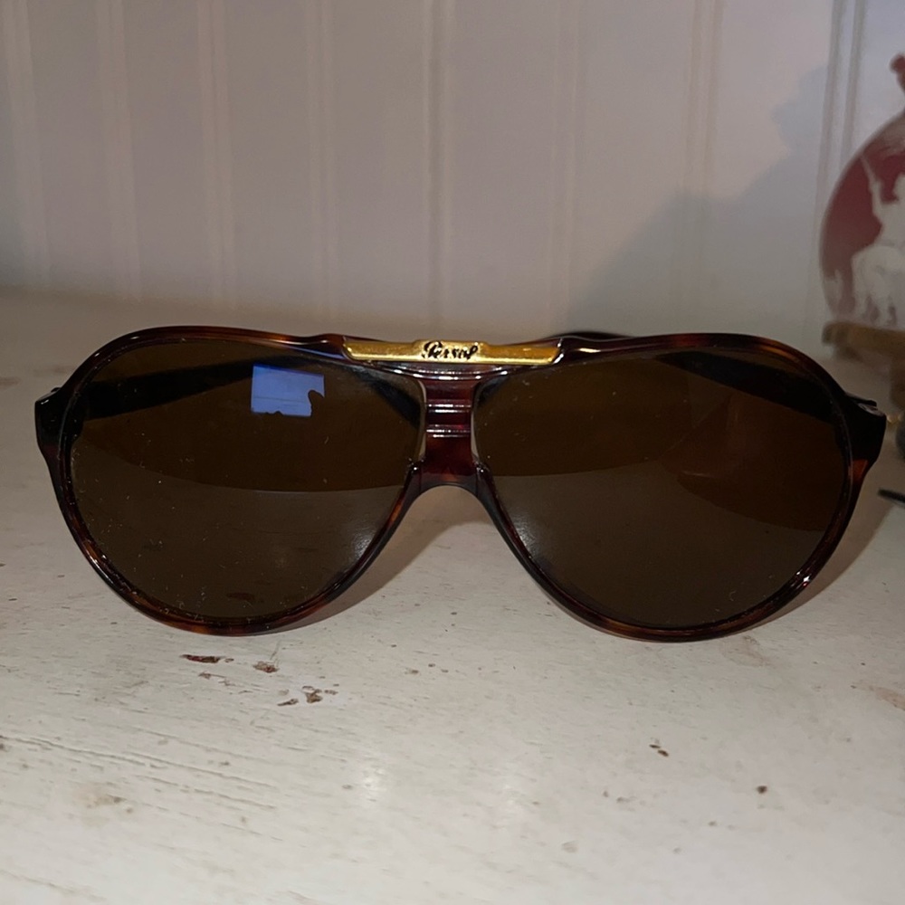 Vintage Persol aviator sunglasses 0696 61-11 140-24 tortoise brown